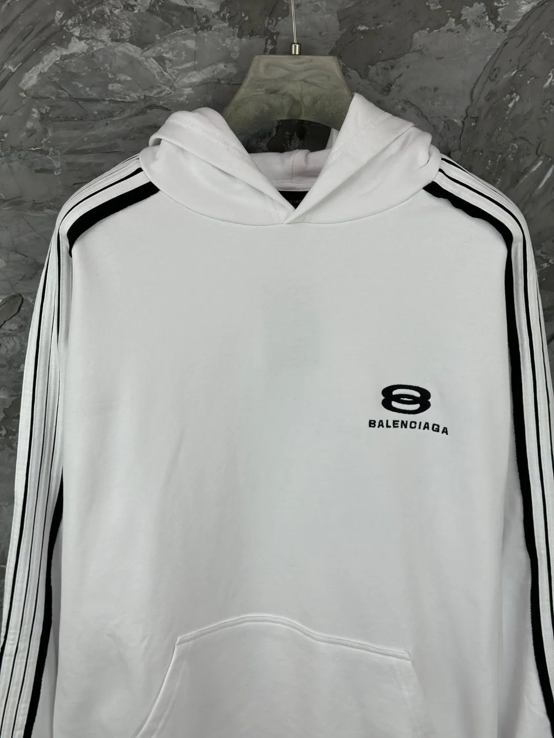 BALENCI*GA . . . . . . 460g . Same Style -Color：Black White -SIZE：Xs S M L 8987#